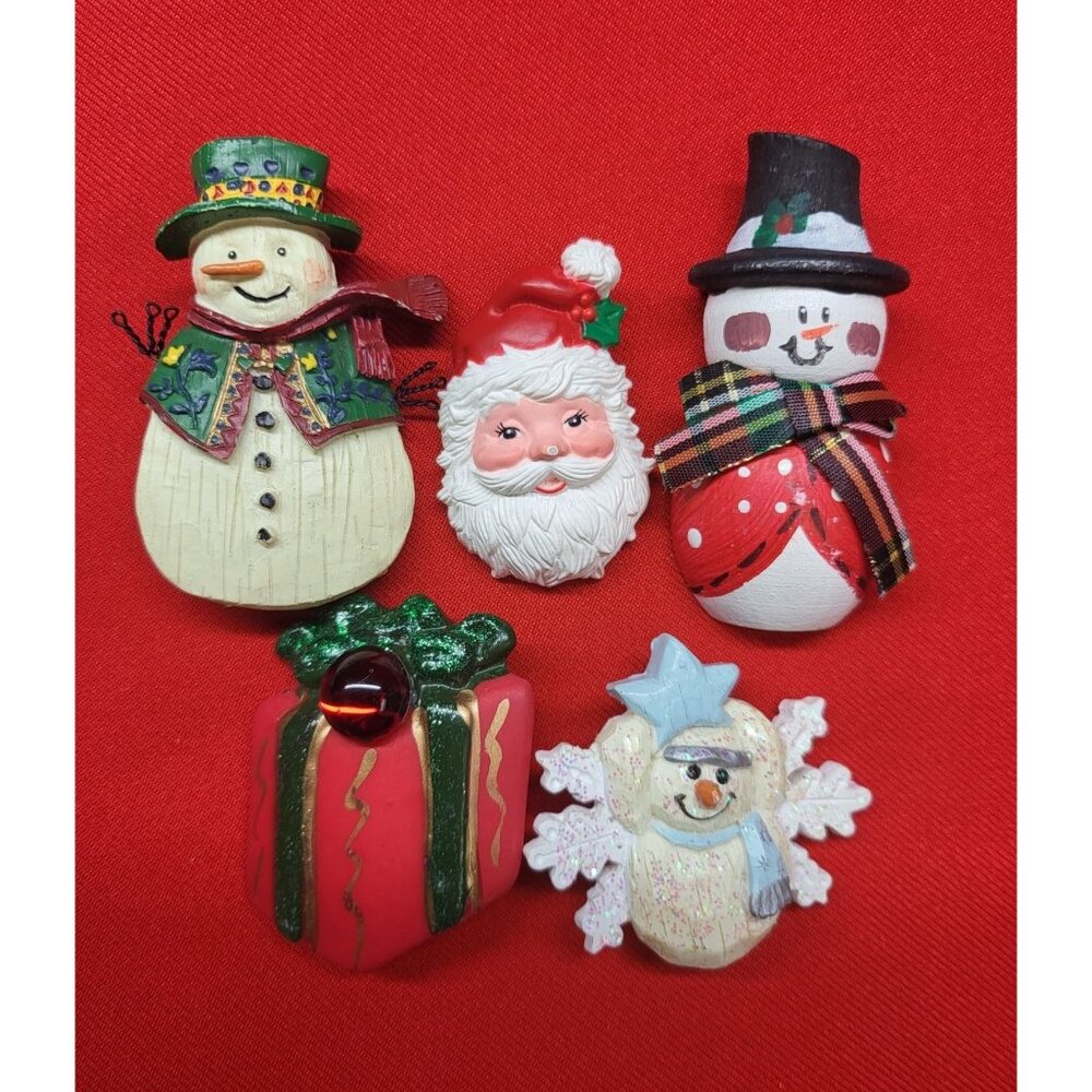 Christmas Pins Brooches Set of 5 Christmas Santa Claus Snowman Gift Box Pins